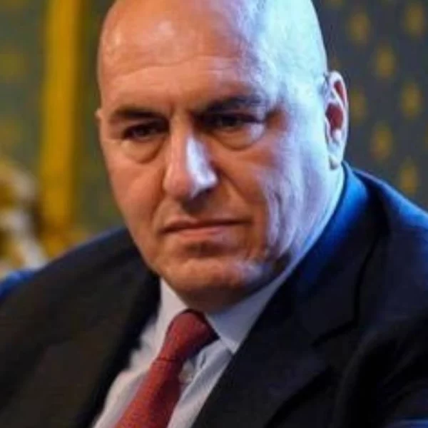 Crosetto lancia l’allarme: “La minaccia ibrida russa è ormai sistemica”. Italia nel mirino