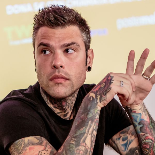 Fedez ospite alla sagra dello stoccafisso, il cachet esorbitante e le richieste particolari del cantante