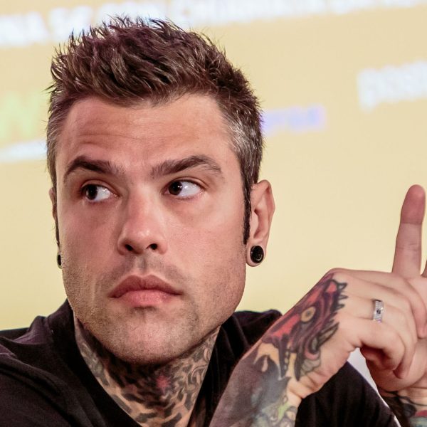 Fedez in ospedale a Milano, arrivato in ambulanza al pronto soccorso: accertamenti in corso