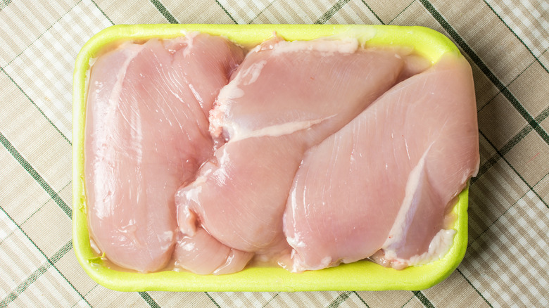 Petto di pollo Lidl affetto da white striping”: cos’è e perché è un rischio per la salute