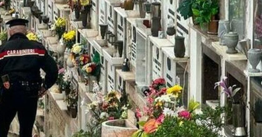 Tragedia al Cimitero: Donna Trovata Morta con un Sacchetto di Plastica in Testa.