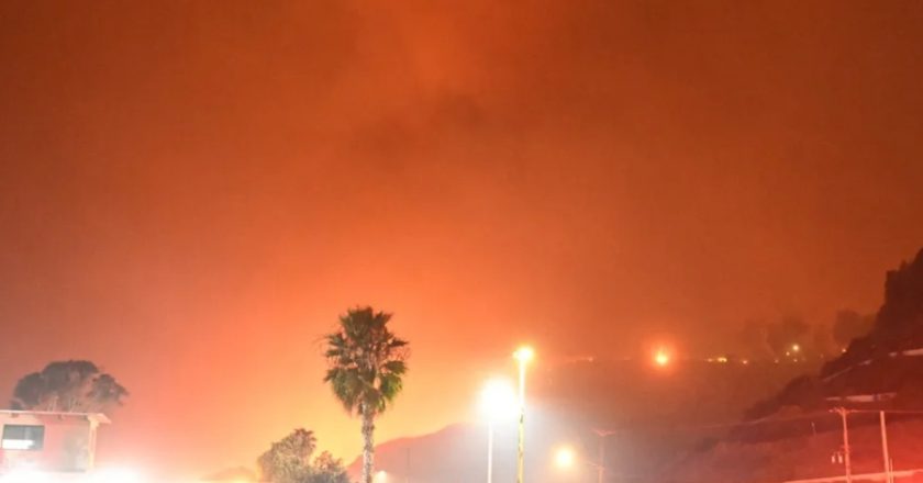 Inferno di Fuoco a Los Angeles: 30.000 Evacuati e Celebrità in Fuga