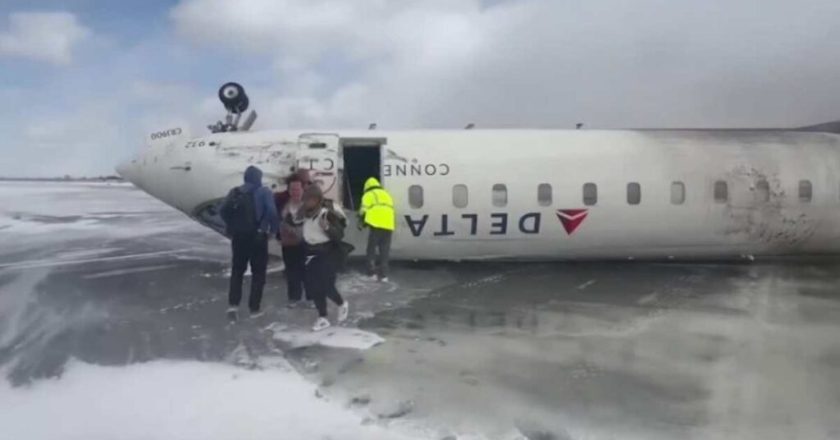 Tragico incidente all’aeroporto, l’aereo si schianta in fase di atterraggio