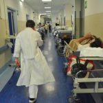 Influenza 2025, allarme dei medici di famiglia: “Virus aggressivo, servono vaccini e mascherine”