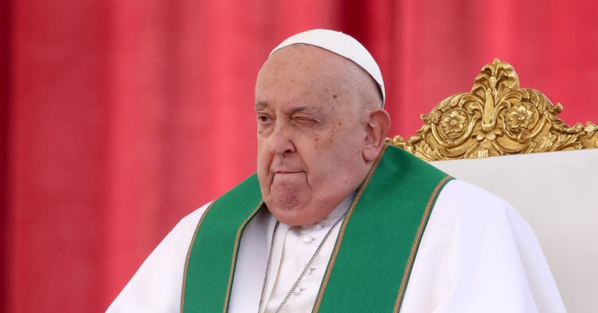 “Dovrà reimparare a farlo”: Papa Francesco, cosa significa il bollettino