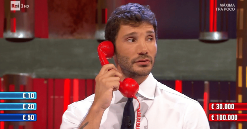 Lutto di Stefano De Martino e polemiche: cosa è successo prima e durante Affari tuoi