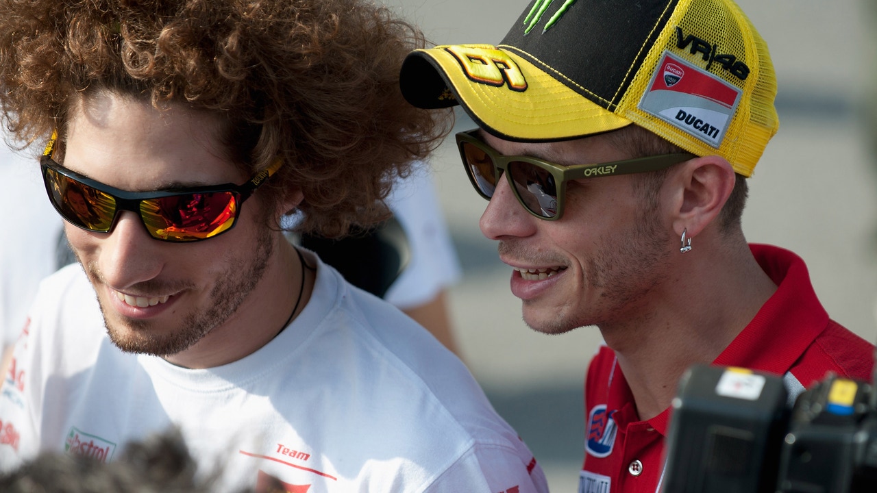 marco-simoncelli-valentino-rossi_69