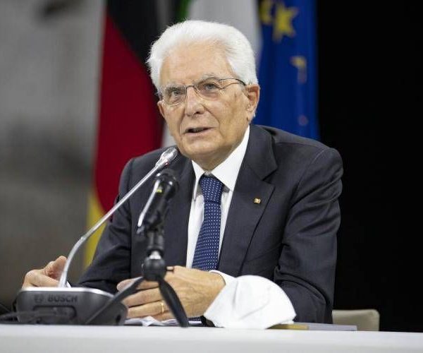 Mattarella nel mirino della Russia, convocato d’urgenza l’ambasciatore