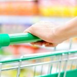 Il trucco della moneta, come ti ingannano al supermercato: a cosa fare attenzione