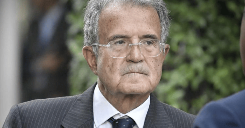 Romano Prodi: “Trump è un cinico autoritario, Meloni lo ignora. L’Europa? Un condominio paralizzato”