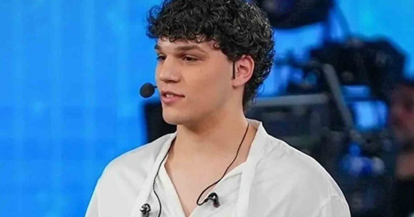 Nicolò Filippucci lascia “Amici 24” tra polemiche e applausi: la reazione di una celebre cantante sorprende tutti