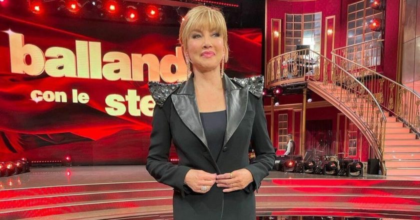 “Scusate, non mi posso muovere”: Milly Carlucci, incidente in diretta con Sognando Ballando con le Stelle