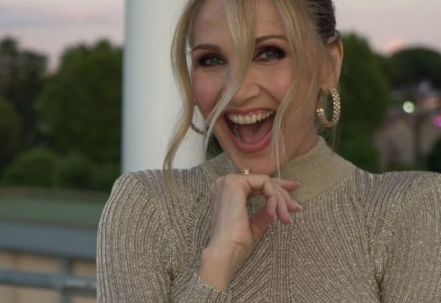 “Ma che bomba”. Lorella Cuccarini, appena finito Amici subito una grande notizia: cosa si è scoperto