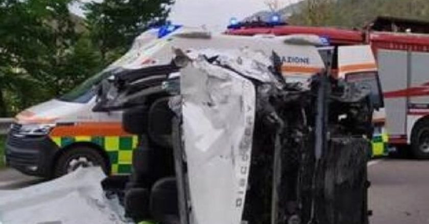 Tragedia italia: schianto tremendo tra moto e tre auto