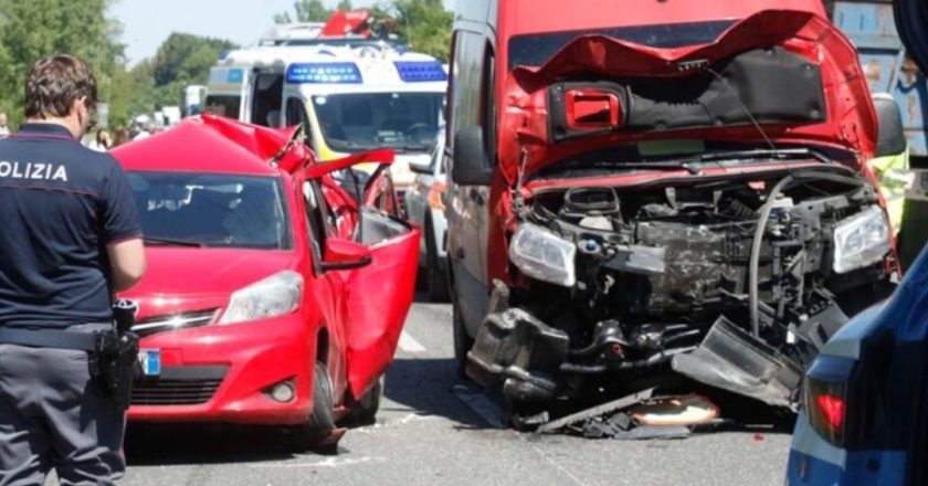 Incidente choc sulla tangenziale, la politica morta sul colpo