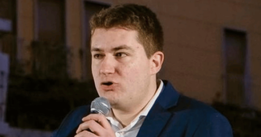 Blengino sfida il governo Meloni: apre un negozio CBD e si autodenuncia