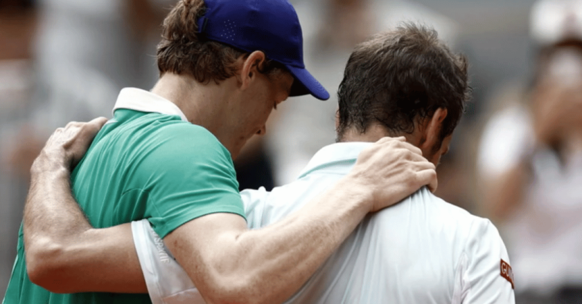 Jannik Sinner chiude la carriera di Richard Gasquet: ovazione e omaggio sul Philippe Chatrier
