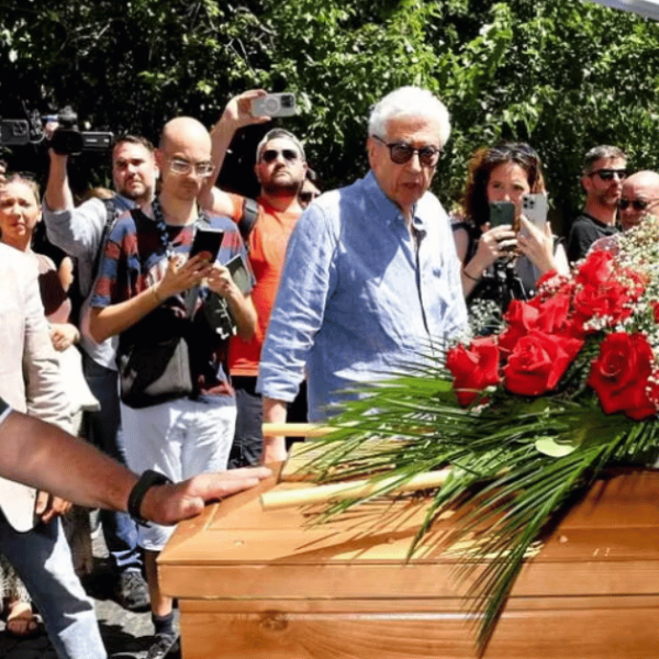 Funerali Alvaro Vitali: presenti la ex moglie Stefania Corona e la figlia acquisita, assente il figlio biologico Ennio