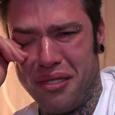 Devastante lutto per Fedez, la notizia poco fa