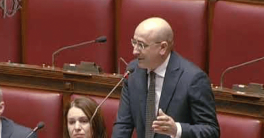 Nuoro, plebiscito Fenu: eletto sindaco al primo turno e costretto a lasciare Montecitorio