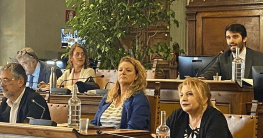 Terremoto politico a Prato: si dimette la sindaca PD Ilaria Bugetti, indagata per corruzione