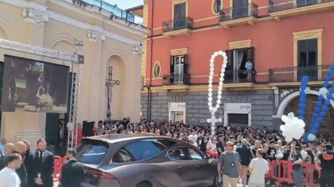 martina carbonaro funerali