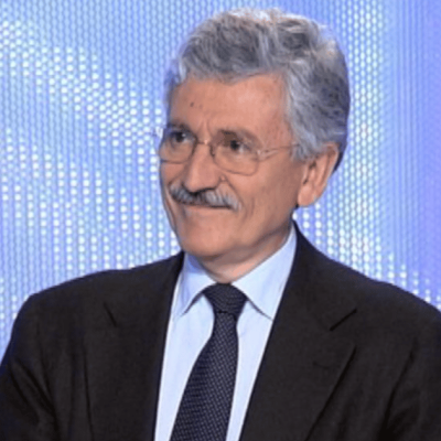 D’Alema: “Se l’Iran avesse la bomba atomica non ci sarebbe guerra”, poi l’addio alla politica
