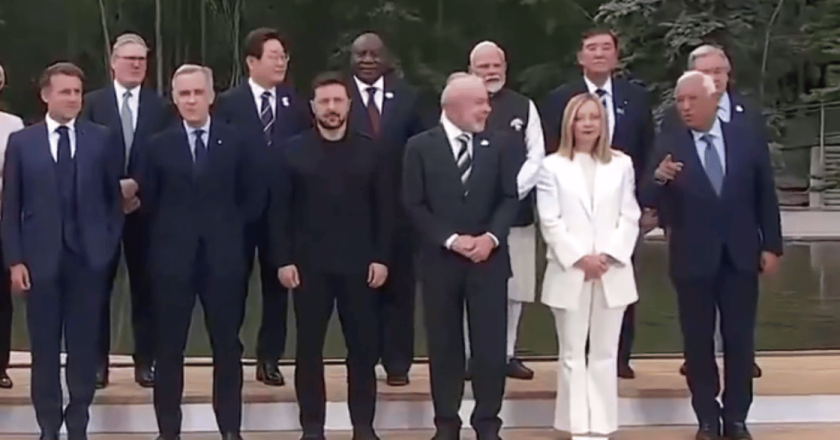 G7, Lula si distrae con Meloni e Macron lo richiama: il video virale fa il giro del mondo