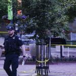 Sparatoria in centro, colpiti due politici: avviata caccia all’uomo