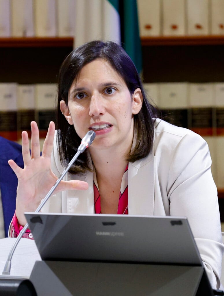 20pol1-sotto-des-elly-schlein-ansa