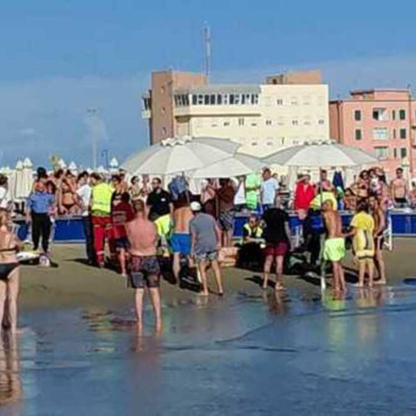 Tragedia in mare, due fratelli annegati: tentativo disperato di salvataggio finito in tragedia