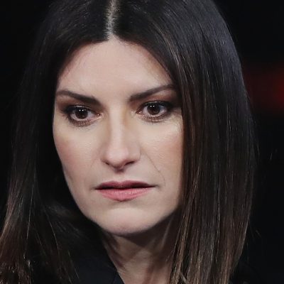 “Vola alto, riposa in pace”. Lutto per Laura Pausini, l’annuncio pieno di dolore