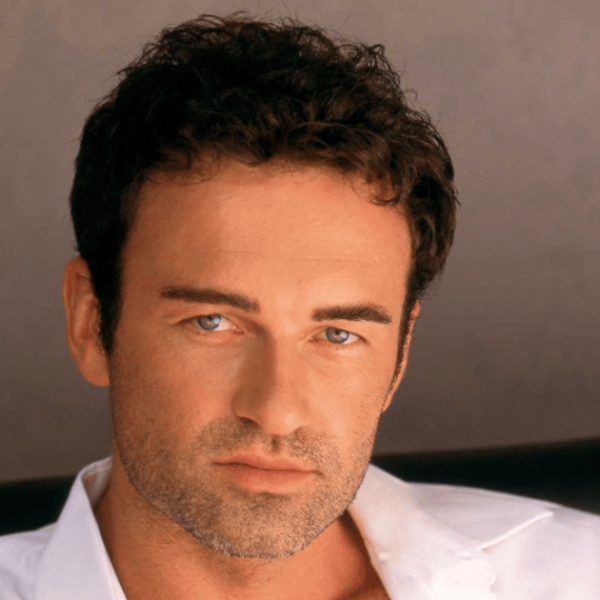 Julian McMahon, morto l’attore di Nip/Tuck e Streghe a 56 anni: «Amava la vita»