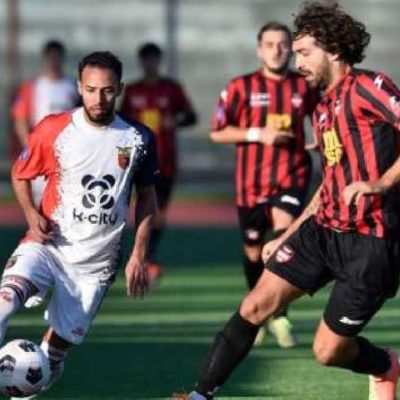 “Aneurisma cerebrale”. Operato d’urgenza il calciatore italiano: come sta