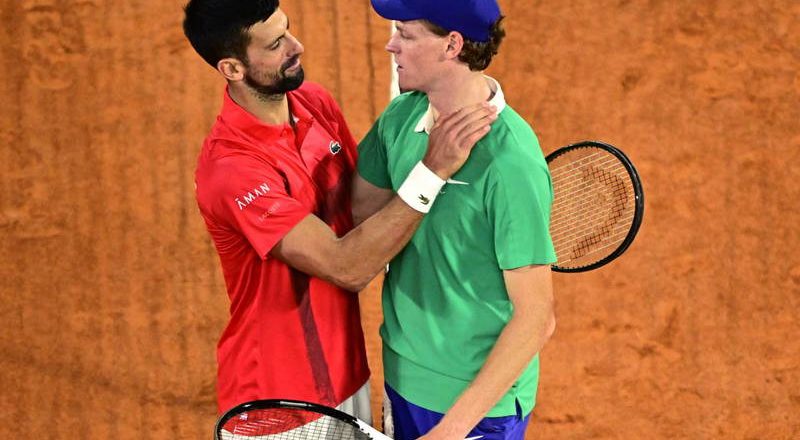 John McEnroe accende l’attesa per la semifinale Sinner-Djokovic: la sua previsione divide il mondo del tennis