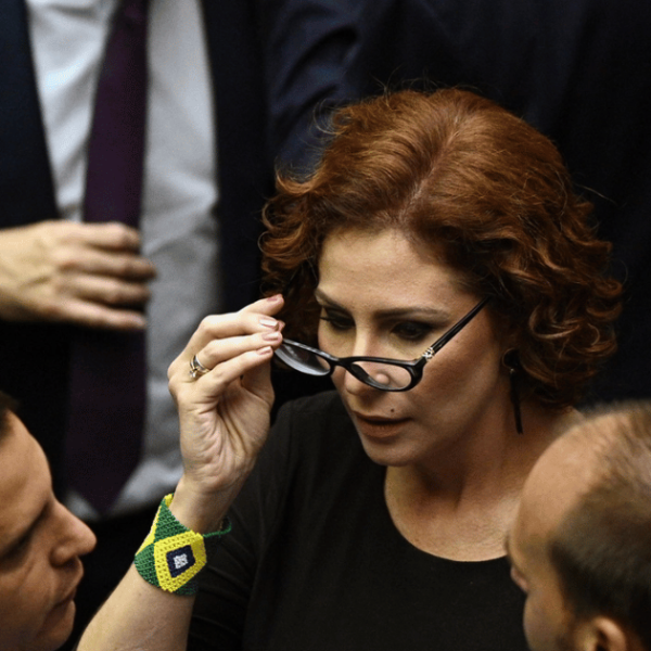 Arrestata a Roma Carla Zambelli, deputata ricercata dall’Interpol