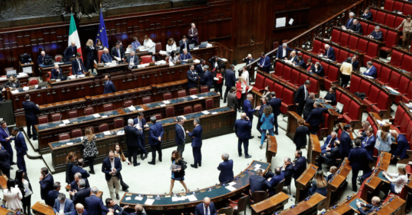 Scontro alla Camera sui vitalizi: accuse tra maggioranza e opposizione
