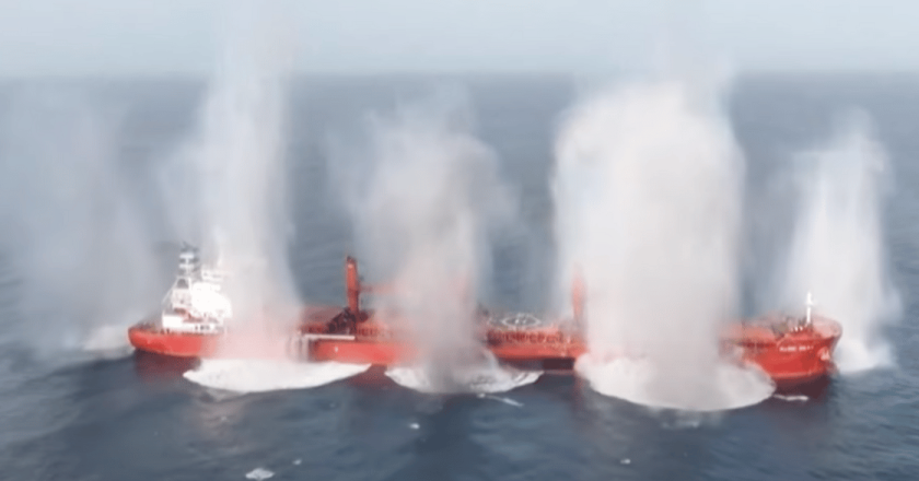 Mar Rosso, nave cargo attaccata dagli Houthi: 15 persone disperse, 4 i morti confermati