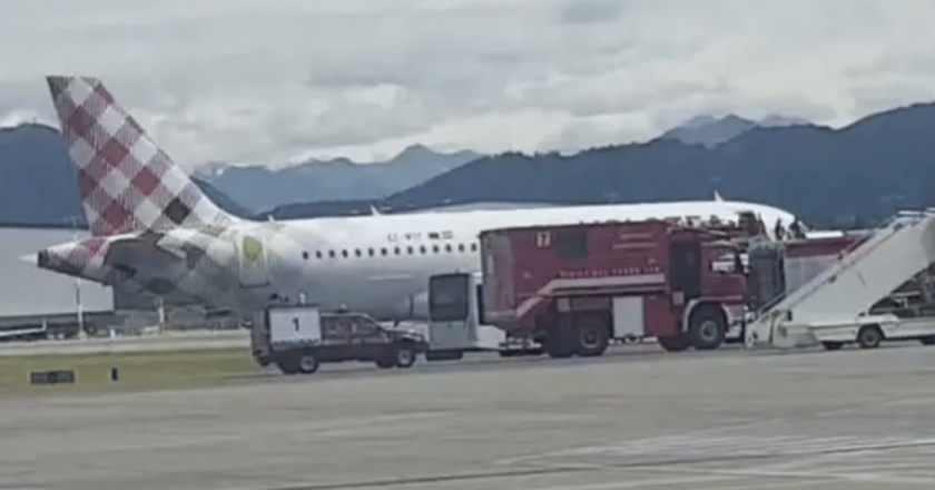 Orio al Serio, uomo si lancia nel motore di un aereo in rullaggio: il video choc