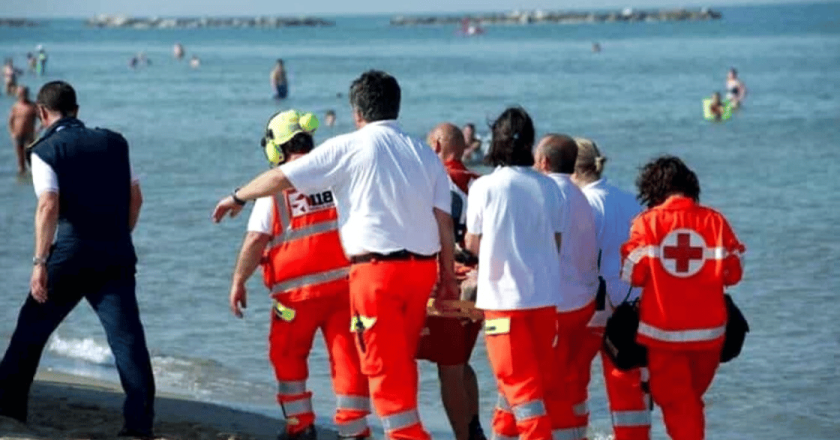 Sardegna, caldo estremo in spiaggia: due morti per malore a Budoni e San Teodoro
