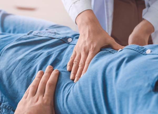 Tumore al colon, i sintomi negli under 50: a cosa stare attenti