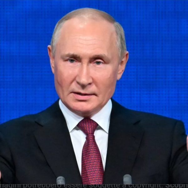 Putin minaccia: “Missili ipersonici russi in Bielorussia entro fine anno”