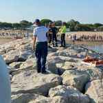 Jesolo, tragedia in mare: trovato morto il bimbo di 6 anni disperso a Cavallino-Treporti