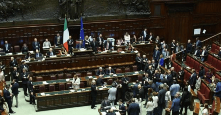 Scontri su Gaza alla Camera: maggioranza e opposizione ai ferri corti sui cortei