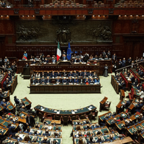 Giornata nazionale Enzo Tortora, la Camera approva: 97 astenuti e l’attacco di Gaia Tortora