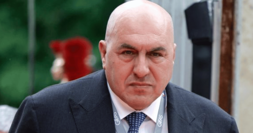 Operato Guido Crosetto, l’intervento è riuscito: “Forza Guido!”, il messaggio di Giorgia Meloni