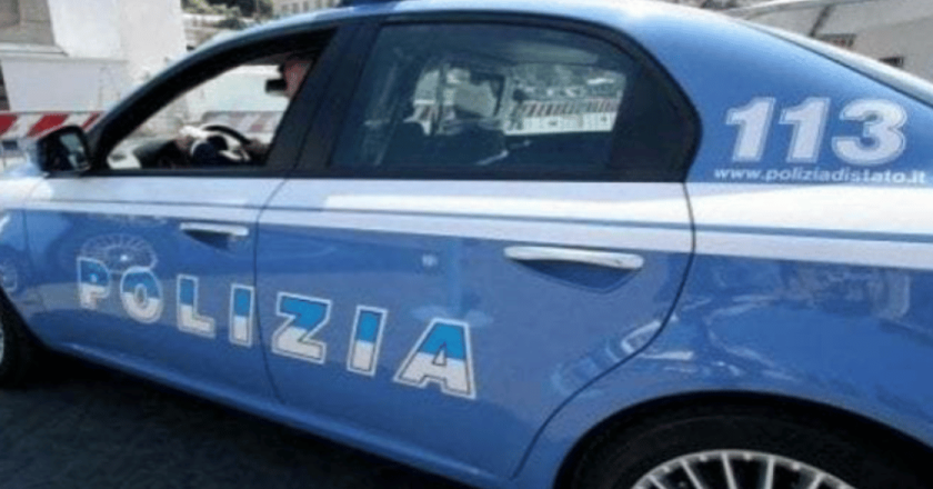 Napoli, bomba carta esplode in pieno centro: paura per gli abitanti