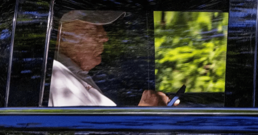 Trump rompe il silenzio dopo le voci sulla sua morte: “Mai stato meglio”