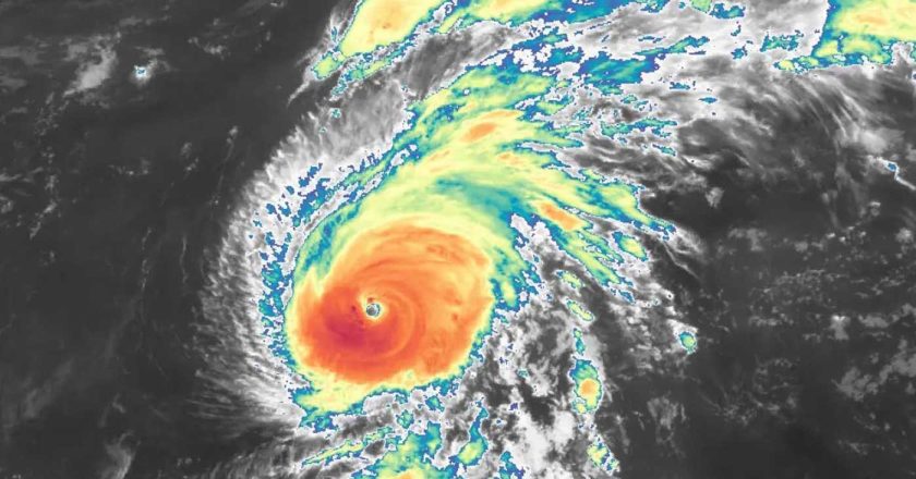 “L’uragano Gabrielle si abbatte sull’Italia”: allerta maltempo, le previsioni