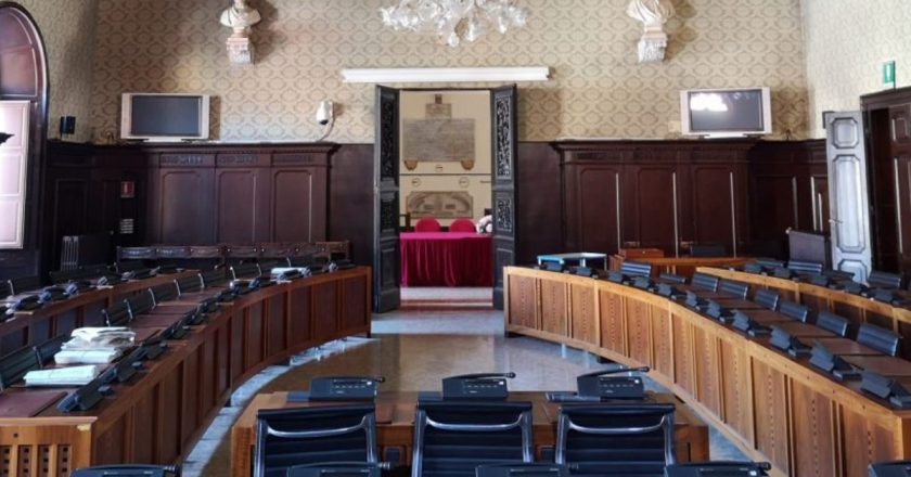 Mondo della Politica in lutto, muore la madre e lui viene stroncato da un malore: “Davanti a tutti”